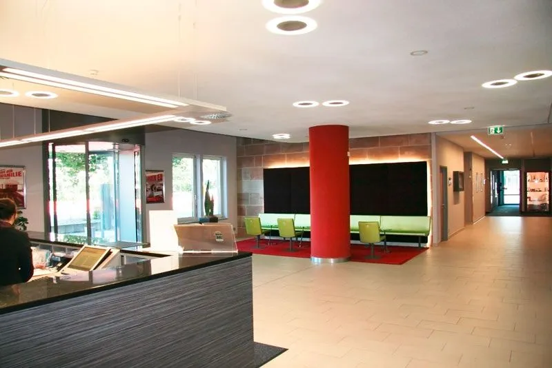 Lobby des Novotel/Mercure Nürnberg mit Lichttechnik von Elektro Ottmann