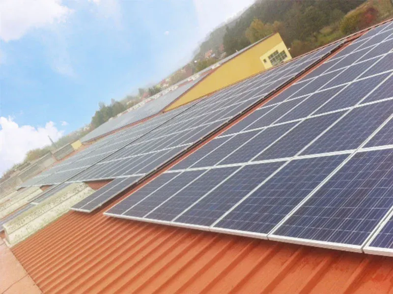 Photovoltaik-Anlage auf einem Trapezblechdach