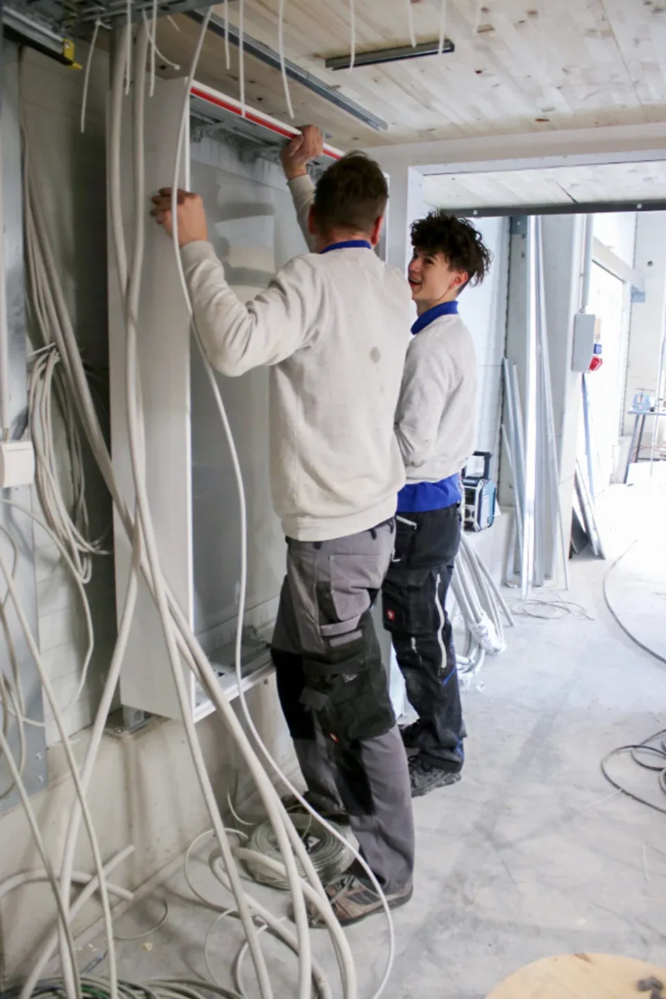 Elektroinstallation im Rohbau durch einen Elektro-Ottmann-Monteur